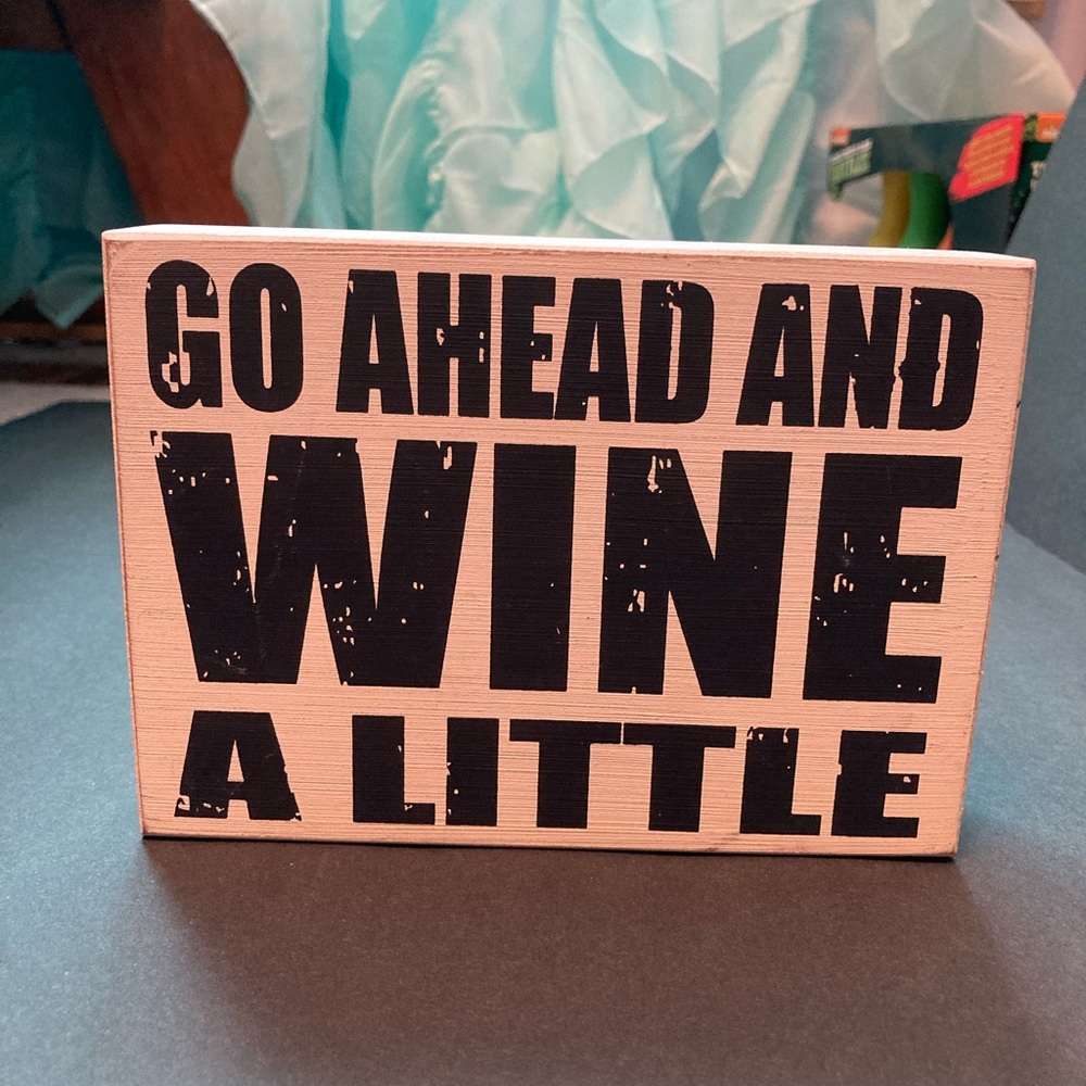 Wine Decor box sign